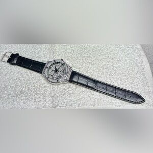 Elegant leather-Black and Silver Watch with Crystal Accents